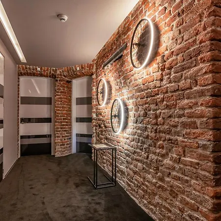 Design 36 Sofia